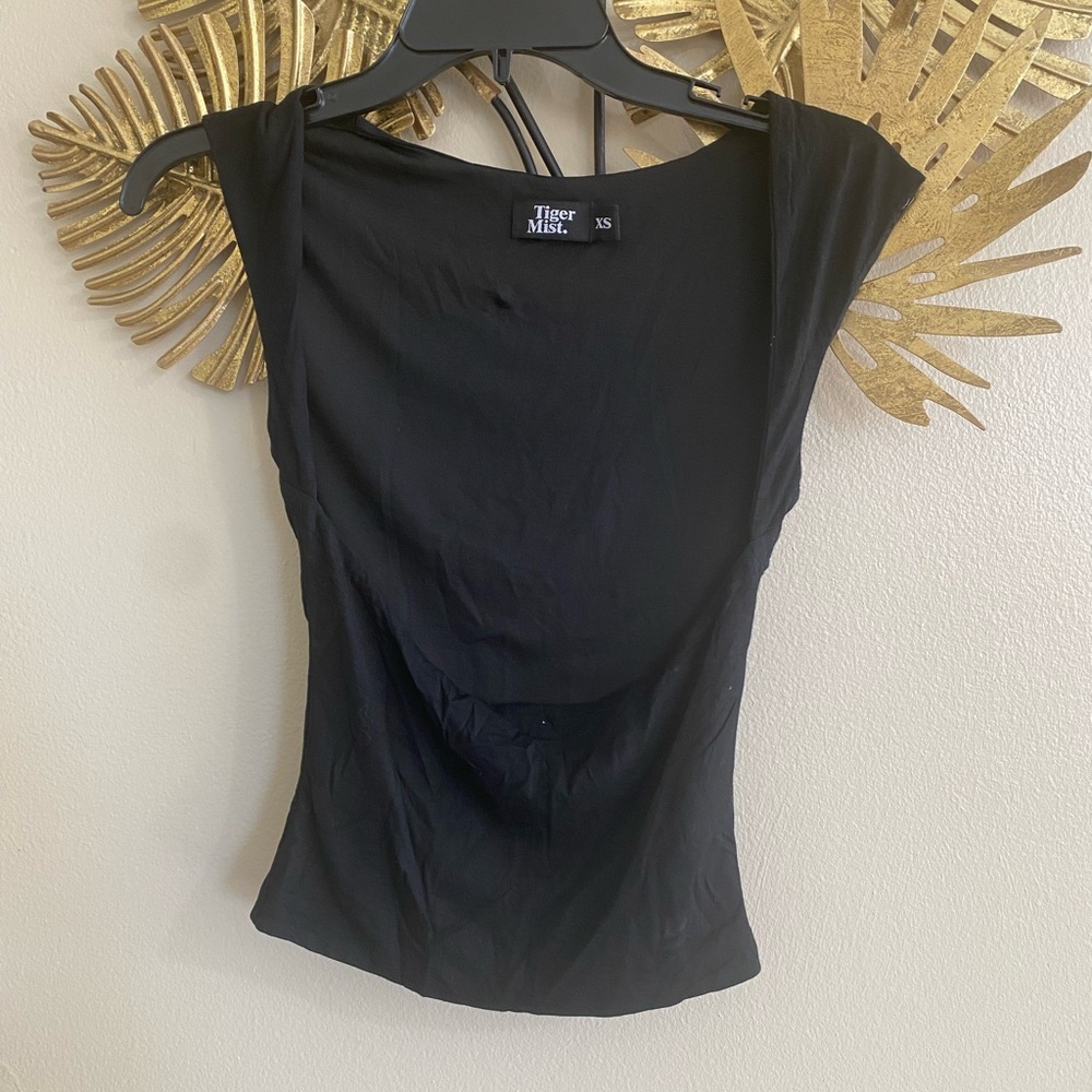 Tiger Mist Black Sleeveless Top - Picture 2 of 3